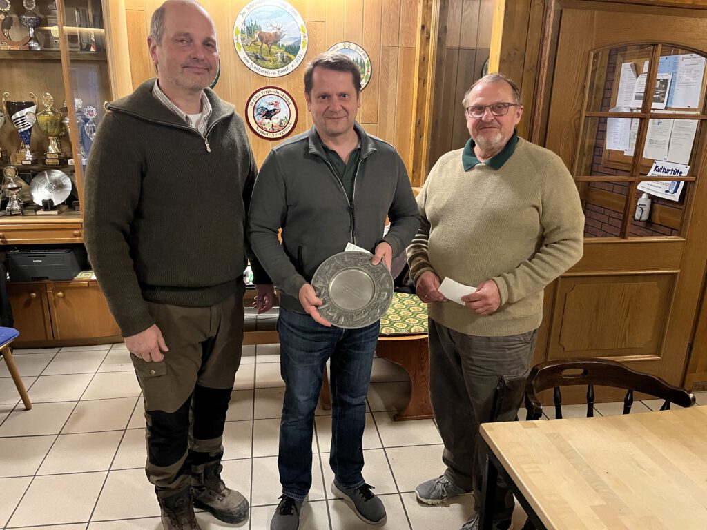 Hegeringmeister Steffen Wagner mit Schießobmann und Hegeringleiter